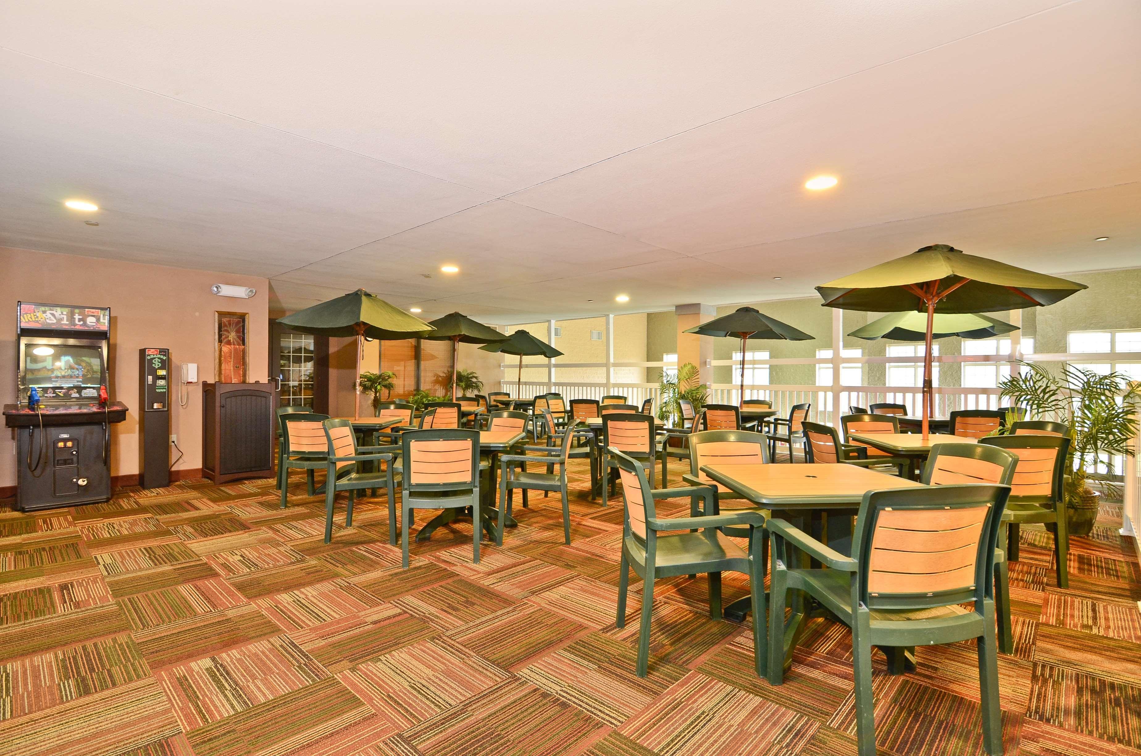 Best Western Premier Bridgewood Hotel Resort Neenah Exterior foto