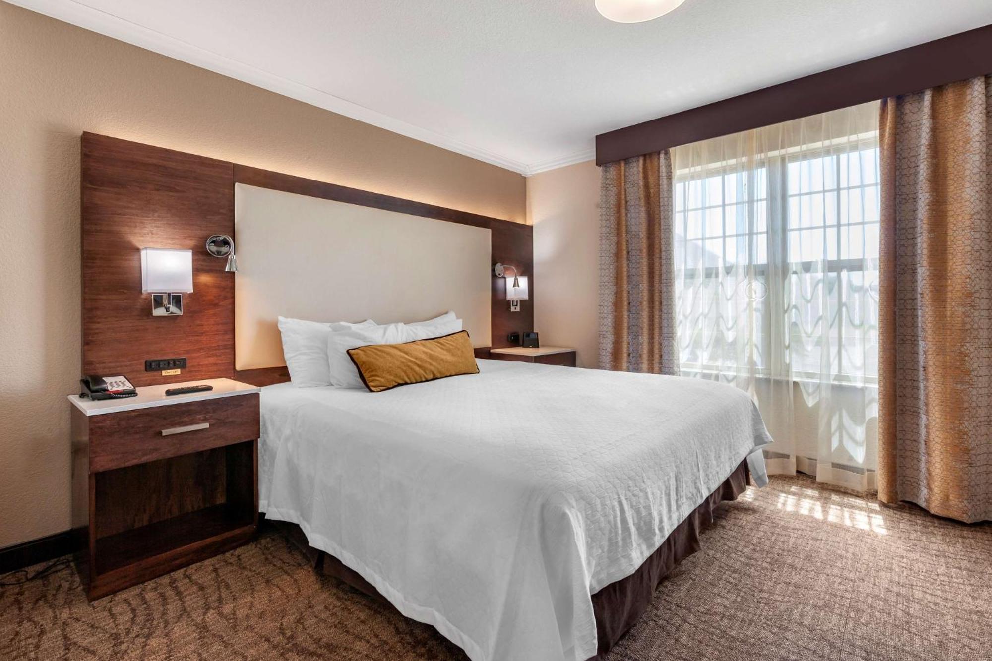 Best Western Premier Bridgewood Hotel Resort Neenah Exterior foto